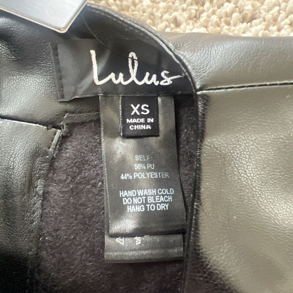 Lulus Chic Black Women's Top XS Vegan Leather Black Zip Black Elegant READ - Picture 8 of 13